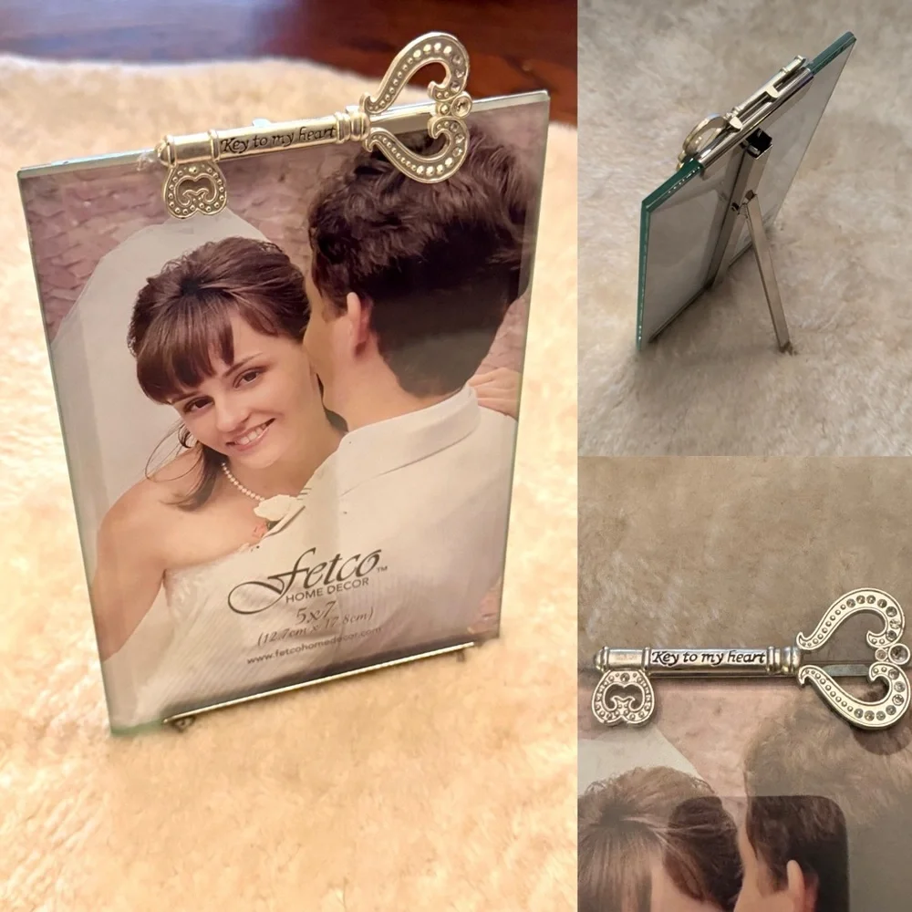 5 X 7 Beveled glass easel Photo Frame Key heart Wedding Anniversary love
